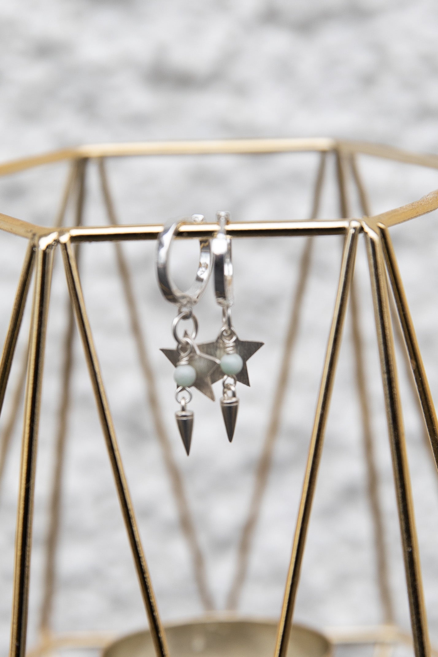 Eyrnalokkar með Amazonite steini.